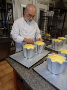 Preparazione del pandoro