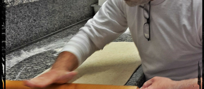 Stendere la pizza